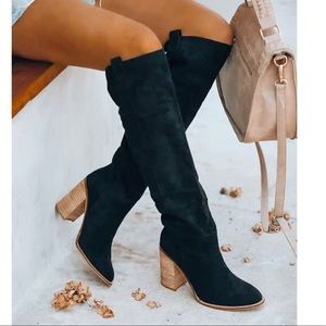 VICI Best Seller// NEW
Size 9 The Saint Slouch Boot